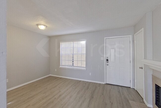 Photo - 2108 Woodnote Ln