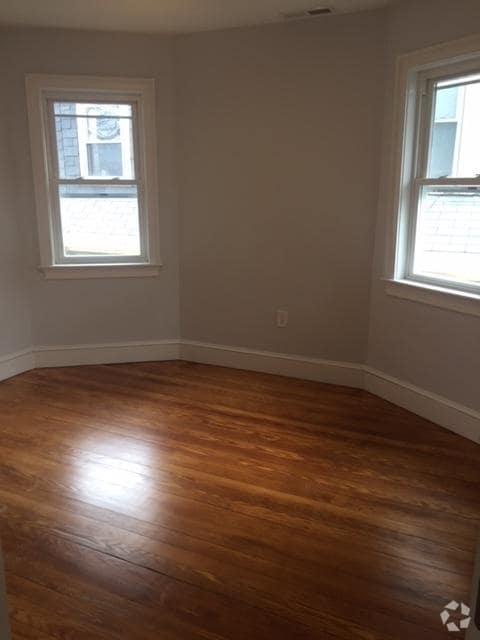 Building Photo - 74 Weld Hill St Unit 2 Rental