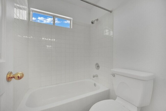 Photo - 168 Herbie Ln