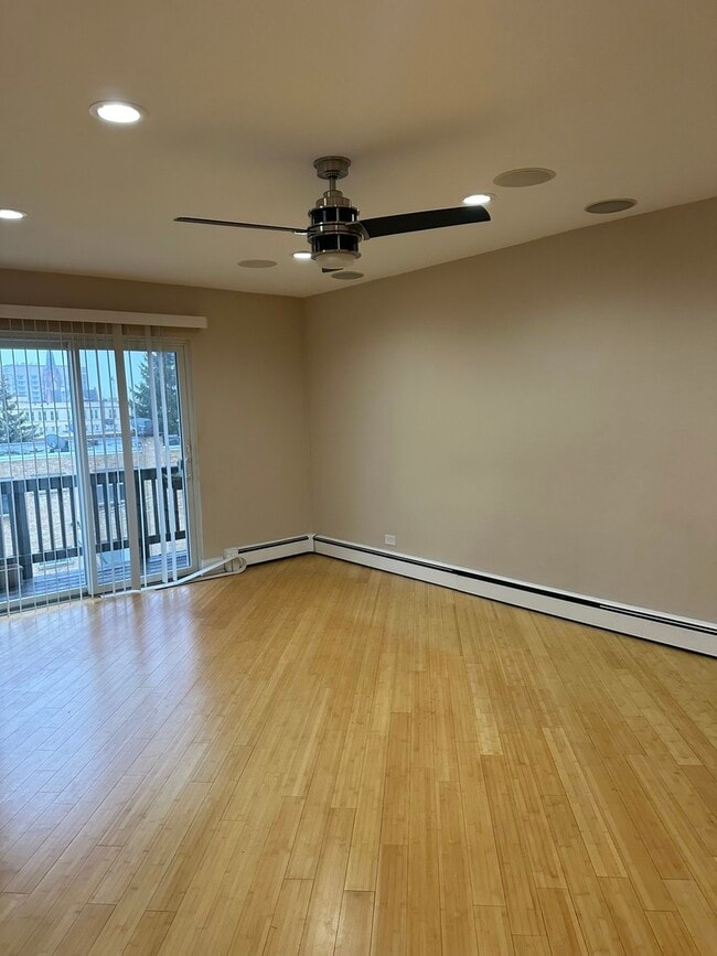 Photo - 8232 Niles Center Rd Unit 404