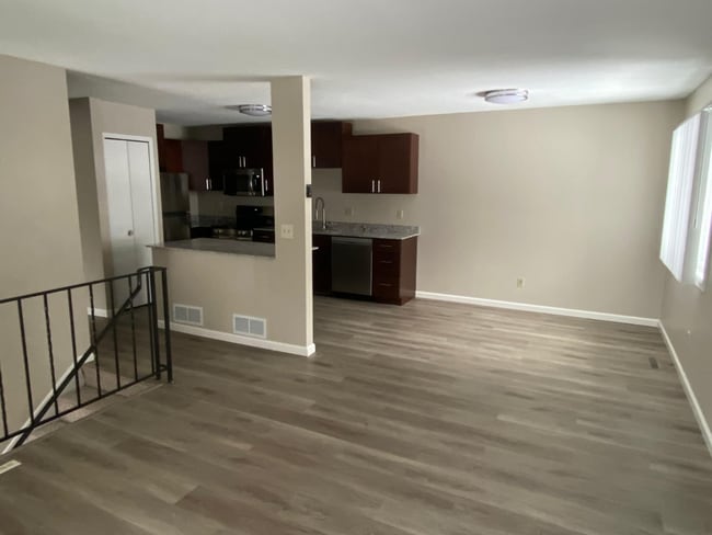 Imagen de WhatsApp 2025-12-02 a las 12.54.02 AM (2).jpeg - Court Place Townhomes