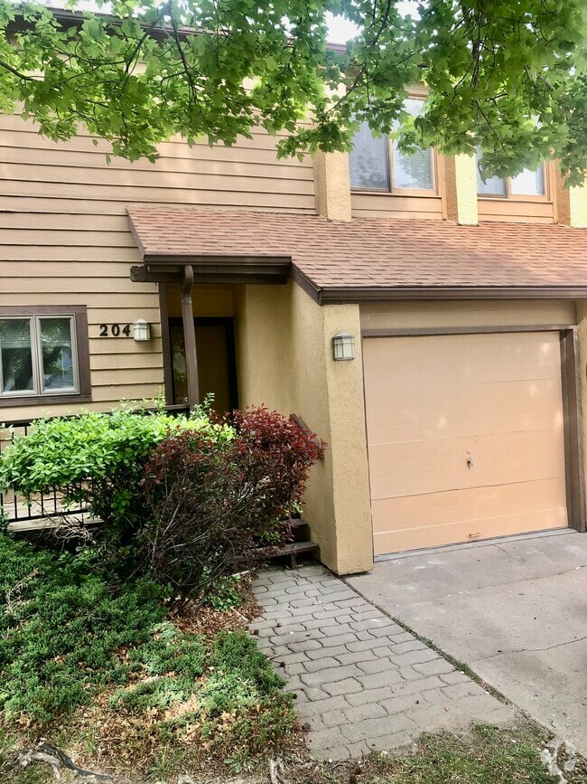 Building Photo - 2405 S Capri Unit #204 Rental