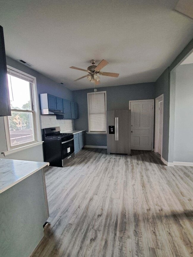 Photo - 4 bedroom in Chicago IL 60618 Unit 2R