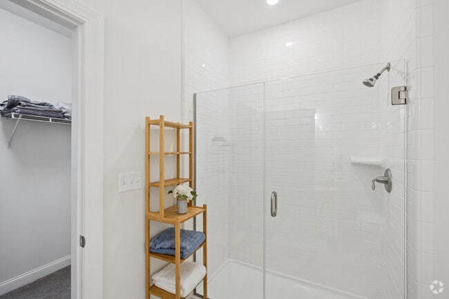 2 habitaciones, 2 baños - 950 pies cuadrados - Baño principal