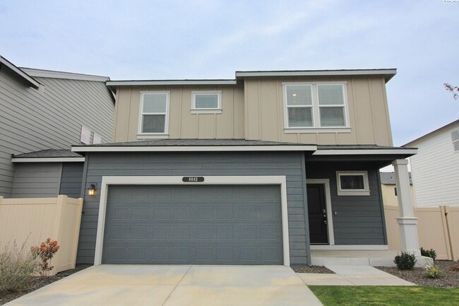 Building Photo - Newer Construction! 4 Bed/2.5 Bath Home