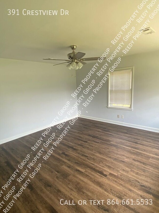 Photo - 391 Crestview Dr