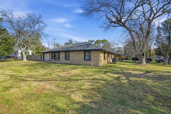 Photo - 612 Sunset Ln