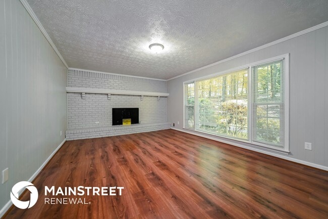 Photo - 185 Derby Dr