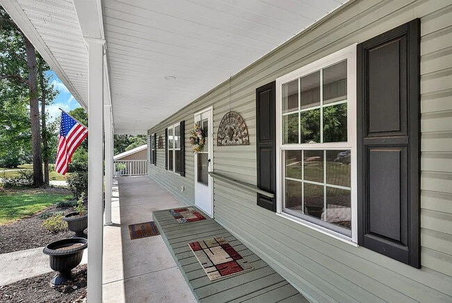 Photo - Charming 3-Bedroom Haven with 2 Full Baths...