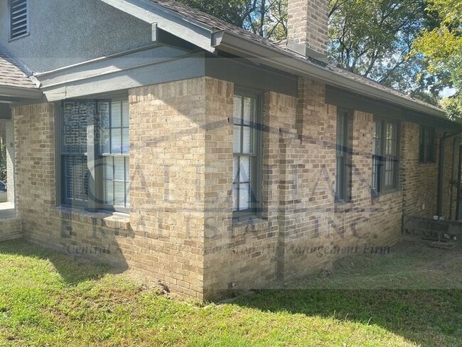 Photo - Hillcrest 2 Bedroom Bungalow