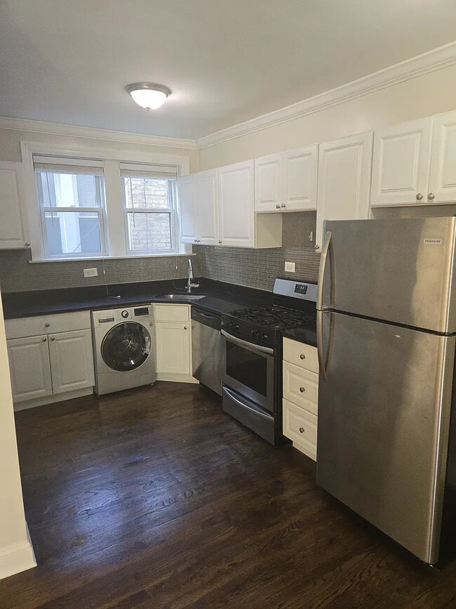 Photo - 3825 N Greenview Ave Unit 3E