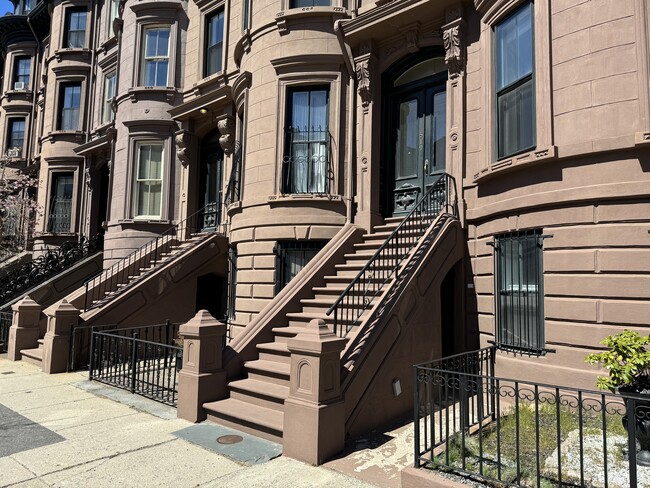 Building Photo - 519 Columbus Ave Unit 1