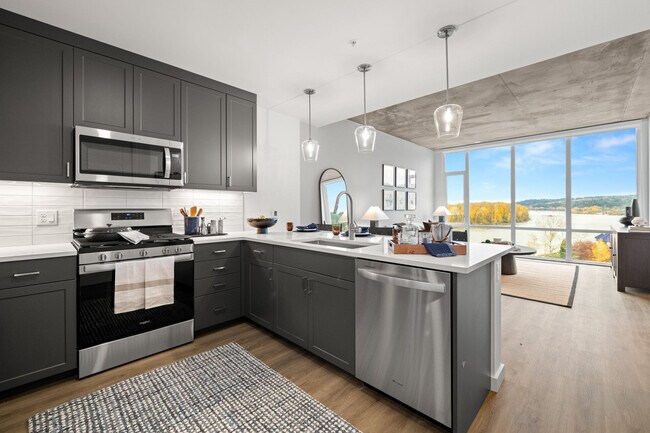 Photo - Willamette Tower