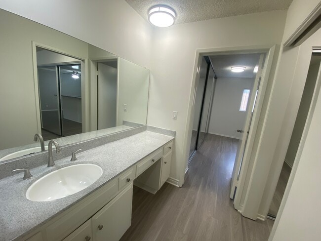 Photo - Chateau Garnet Apartments