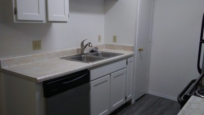 Whitehorse Apartments