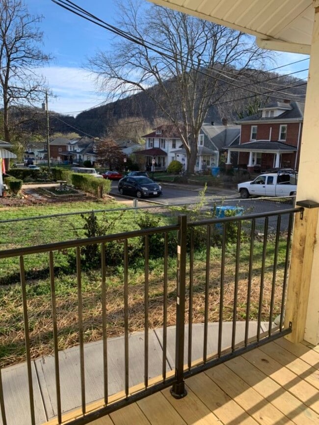 Photo - 1512 8th St SE