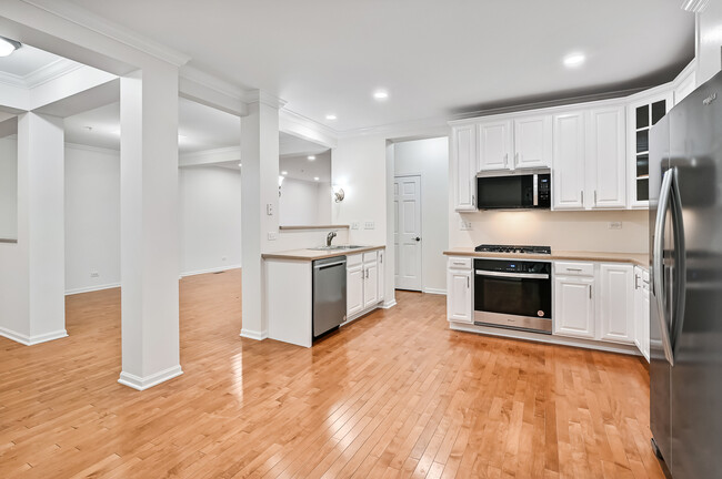 Photo - 1339 Scarboro Rd Townhome