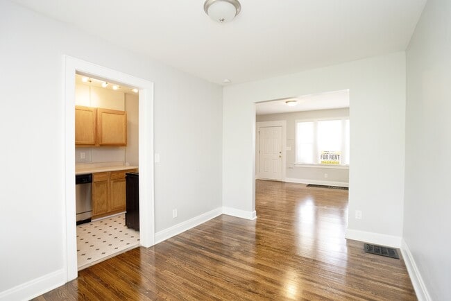 Photo - 438 Columbian Ave