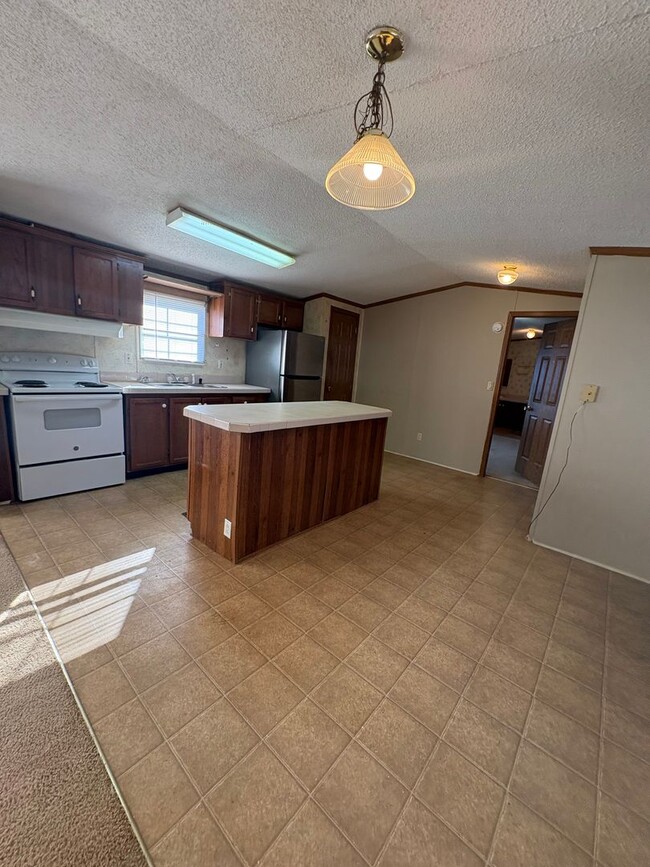 Photo - Spacious 3 Bed 2 Bath Mobile Home