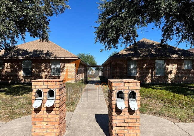 Building Photo - 1913 Villa Linda Ave Unit 1