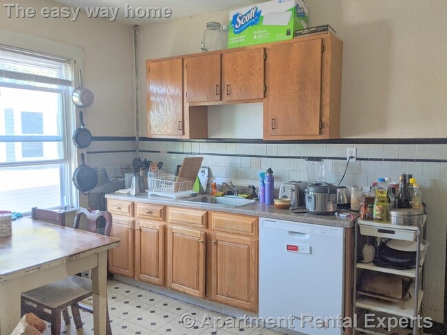 Photo - 64 Linden Ave Unit #2