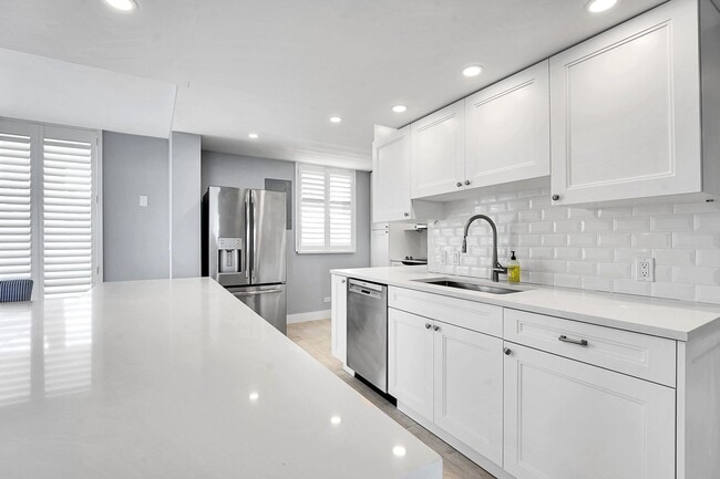 Photo - 134 Lakeshore Dr Unidad 316