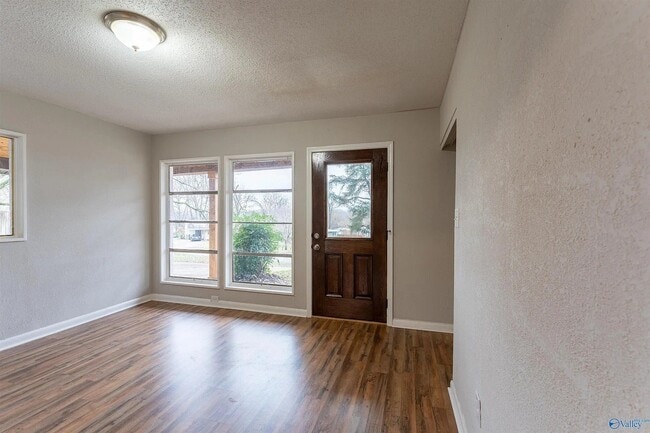 112 Wilkenson Dr NE