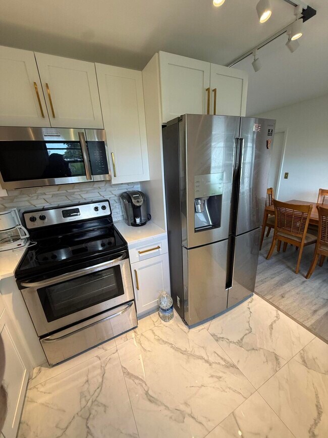 Photo - 389 Fanshaw Way Unit 389