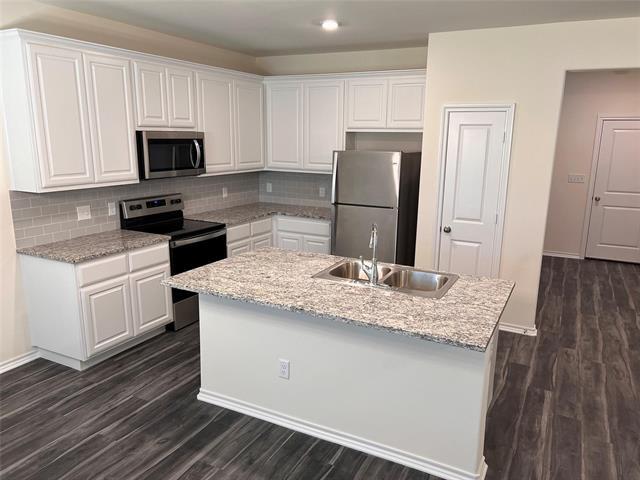 Photo - 716 E 5th St