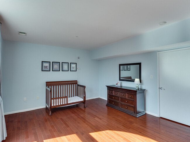 Photo - 1852 Clarendon Blvd