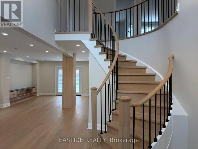 Photo - 39 Coppard Ave