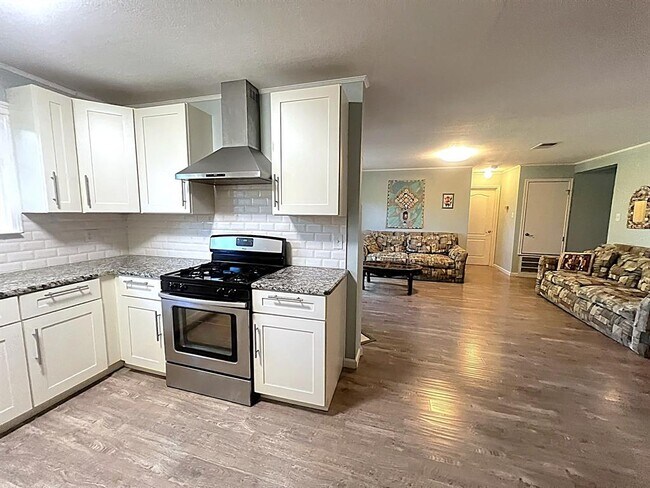 Photo - 3503 Walleye Way