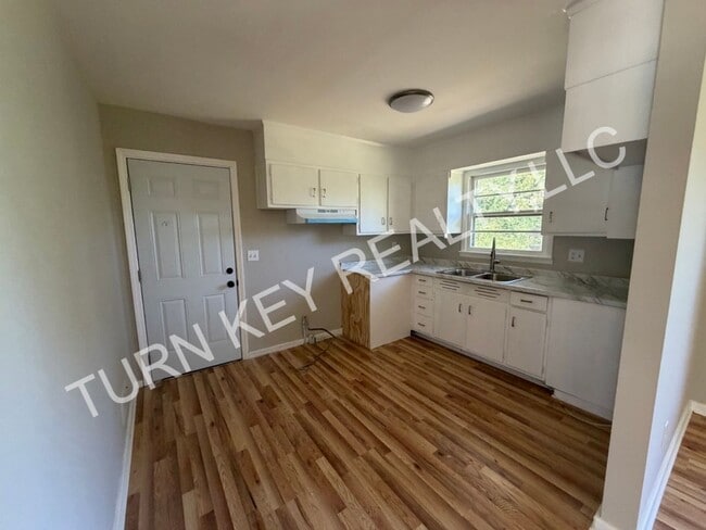 1812 Etowah Cir