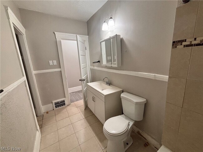 Photo - 7411 Cornelia Ave Unit 1