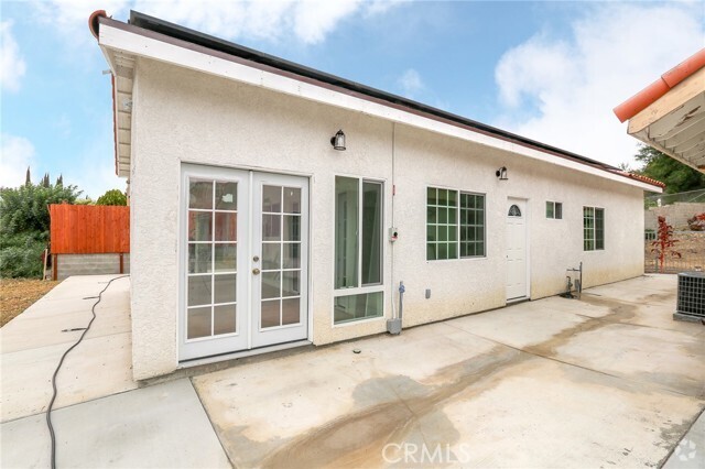 Building Photo - 268 Macalester Dr Rental