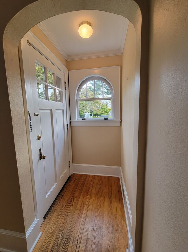 Charming Cottage Style in Brookwood/Forest... House House Rental in