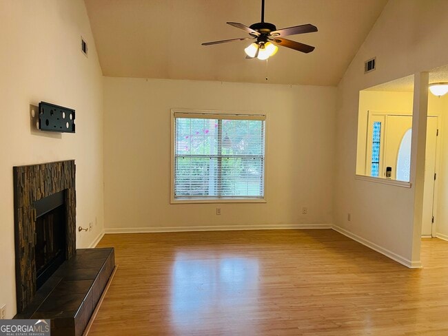 Photo - 145 Riverside Dr