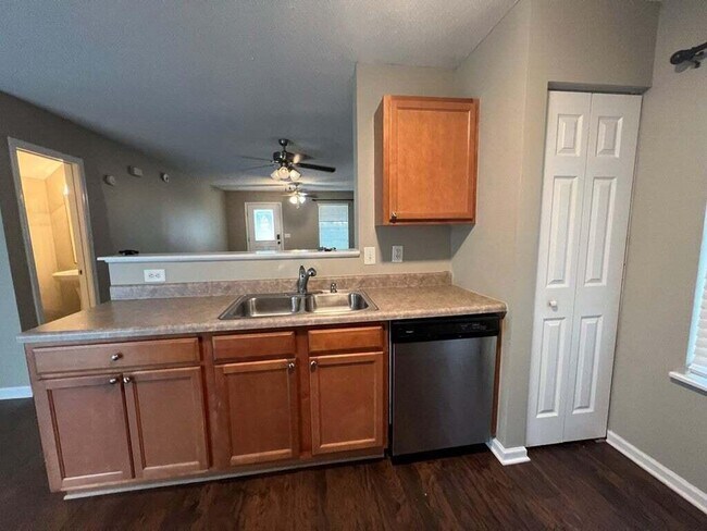 Photo - 1666 Mossberg Dr