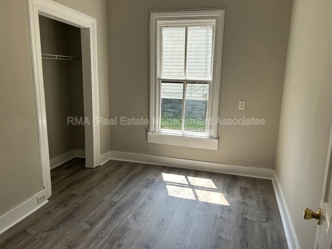 Photo - 953 E Solomon St
