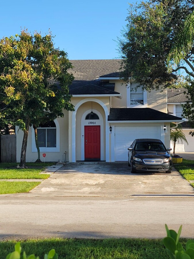 Photo - 13901 Folkestone Cir Townhome