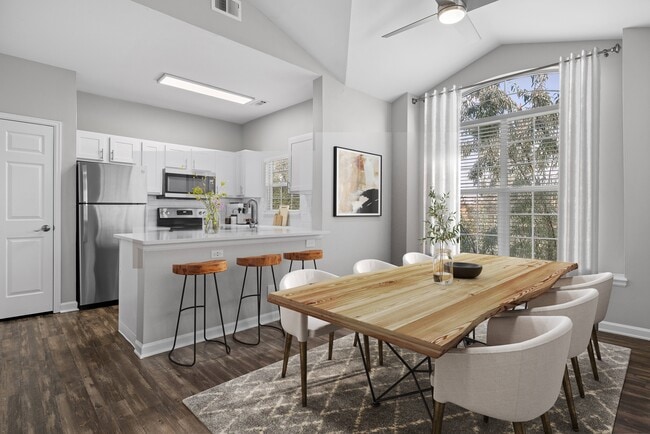 Isabella Apartment Homes