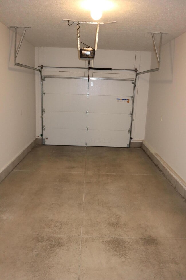 Photo - 132 Halliday Wy