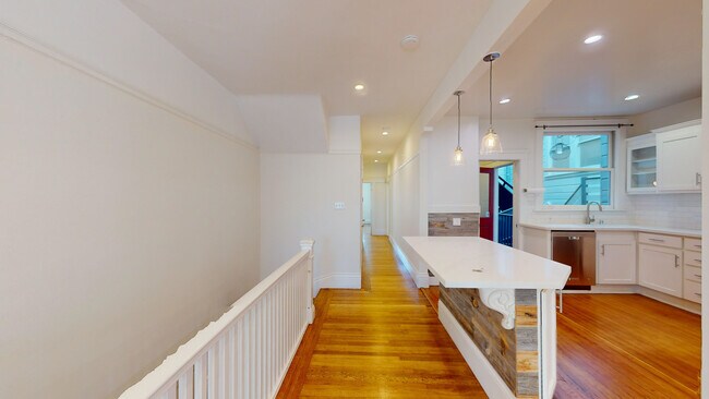 Photo - 3118 Scott St Unit 1A