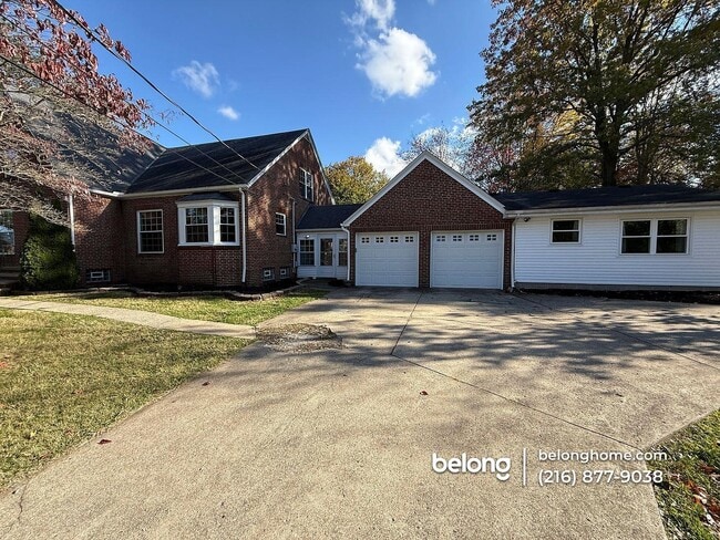 Building Photo - 30871 Lorain Rd