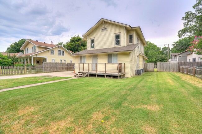 Photo - Stylish & Convenient Living Near OU !