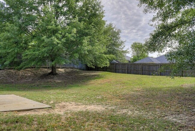 Photo - 911 Cannock St