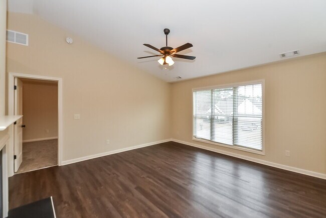 Photo - 913 West Ave