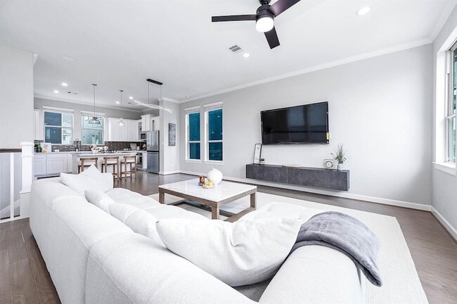 Photo - 2022 Groveland Glen Dr