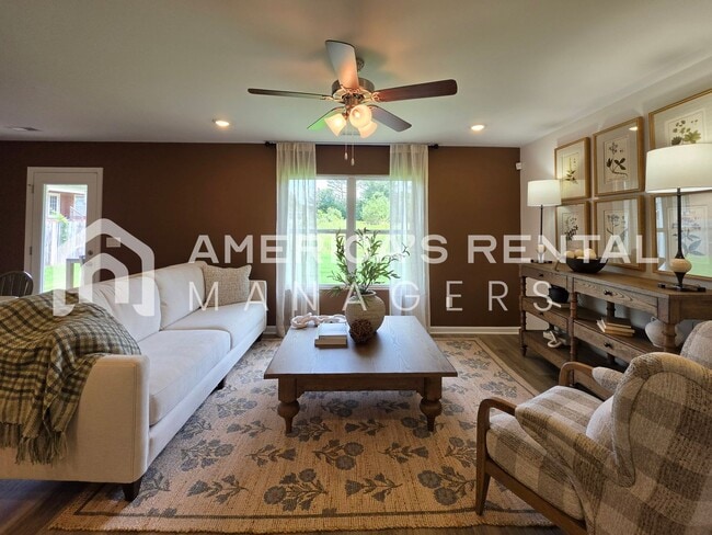 Photo - 103 Jonboy Ave