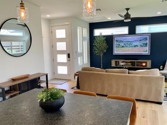 Building Photo - 6100 Ponca St